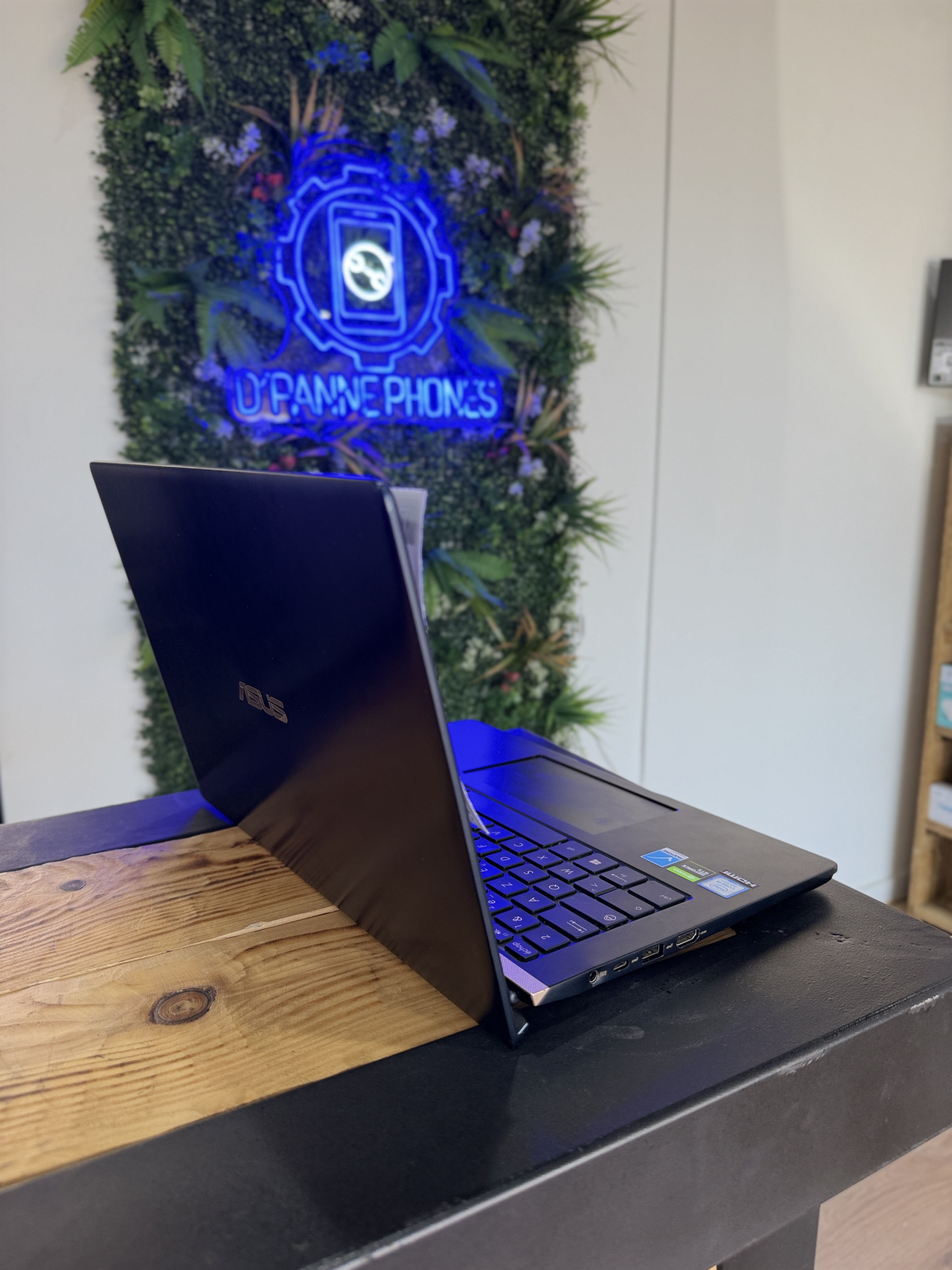 ASUS ZenBook UX450FDX