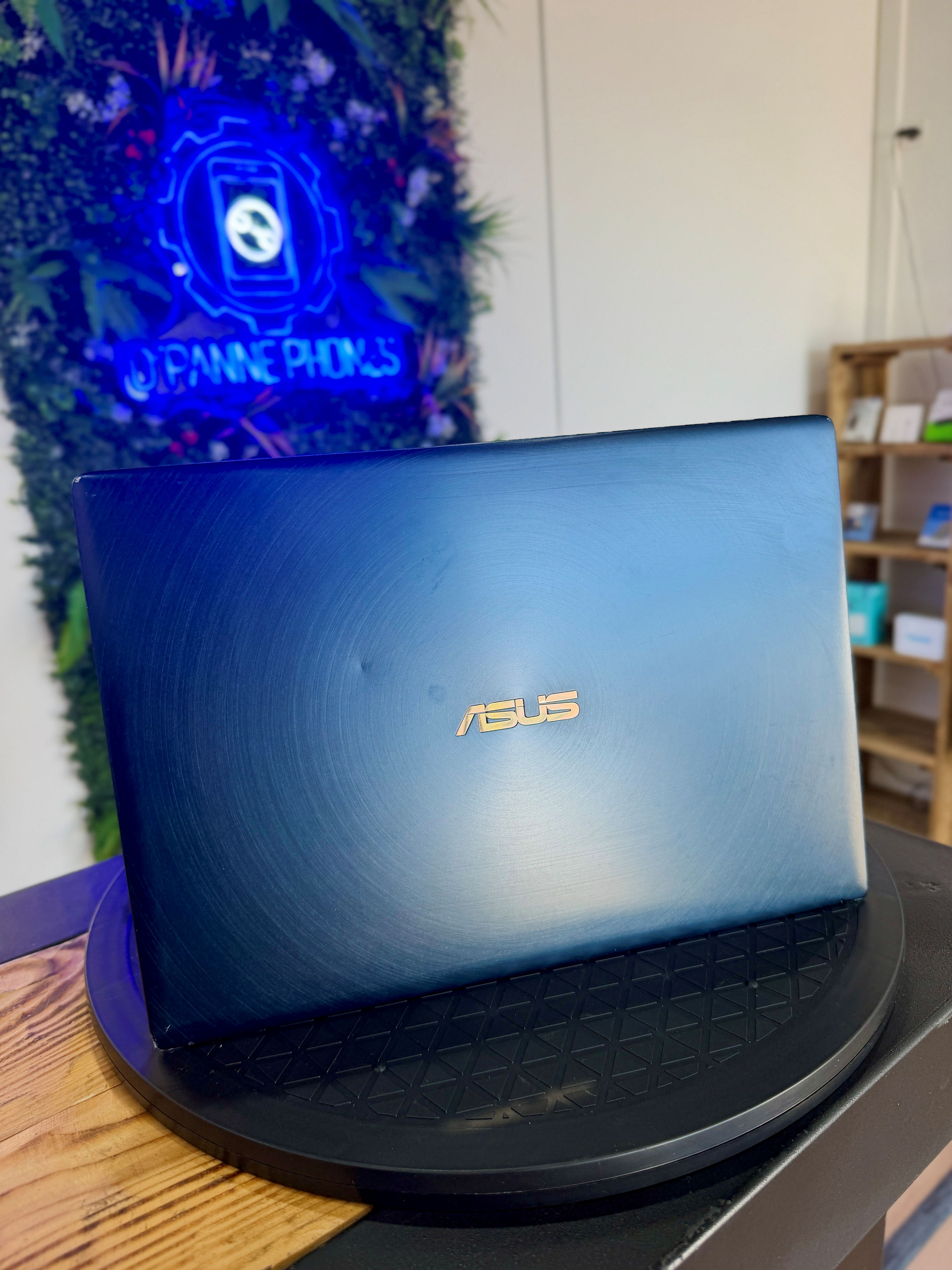 Asus ZenBook Pro 14 UX450FD d'occasion